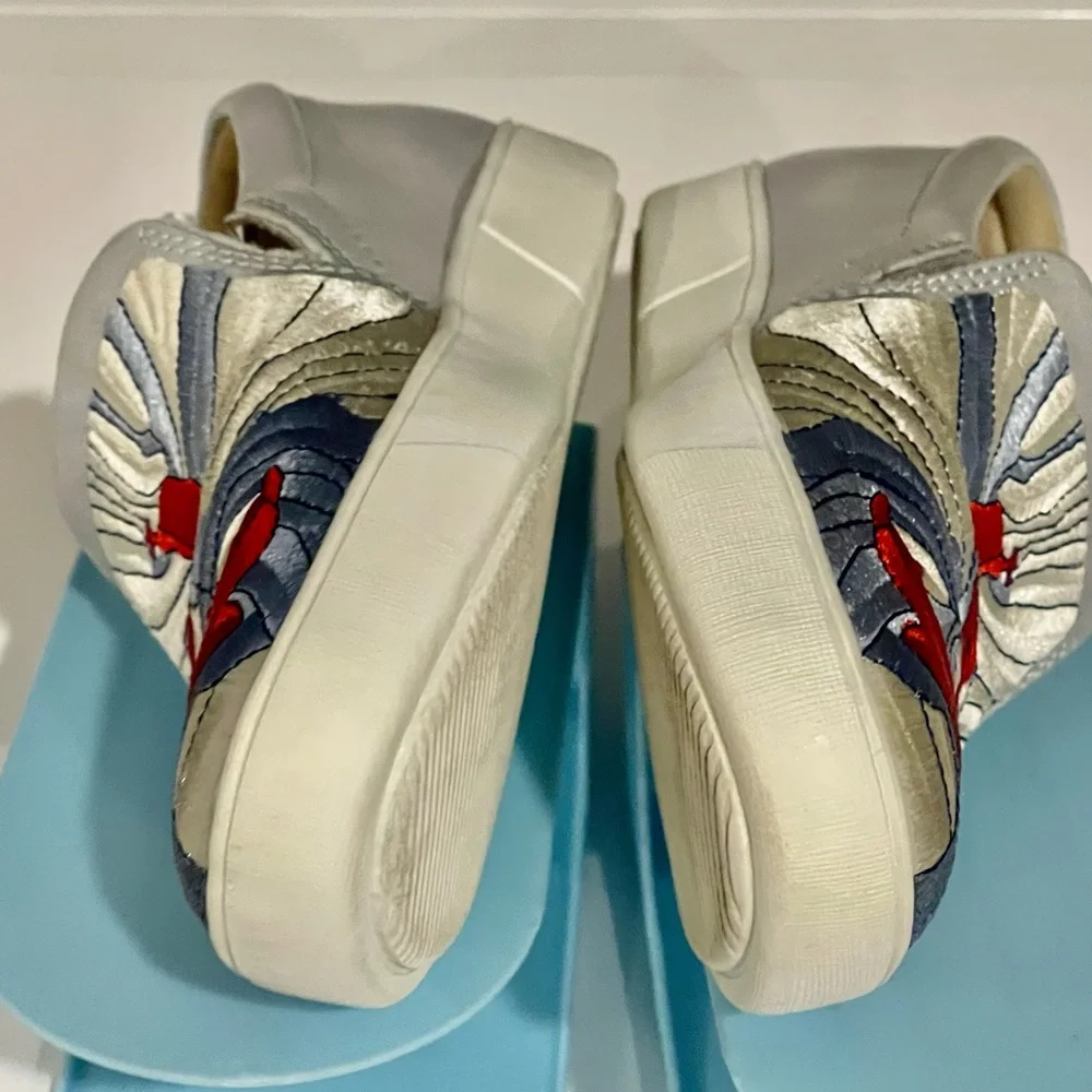 Naturalizer Light Blue Embroidered Sneakers - Picture 5 of 6